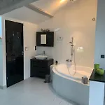 Domaine De La Hure 게스트하우스